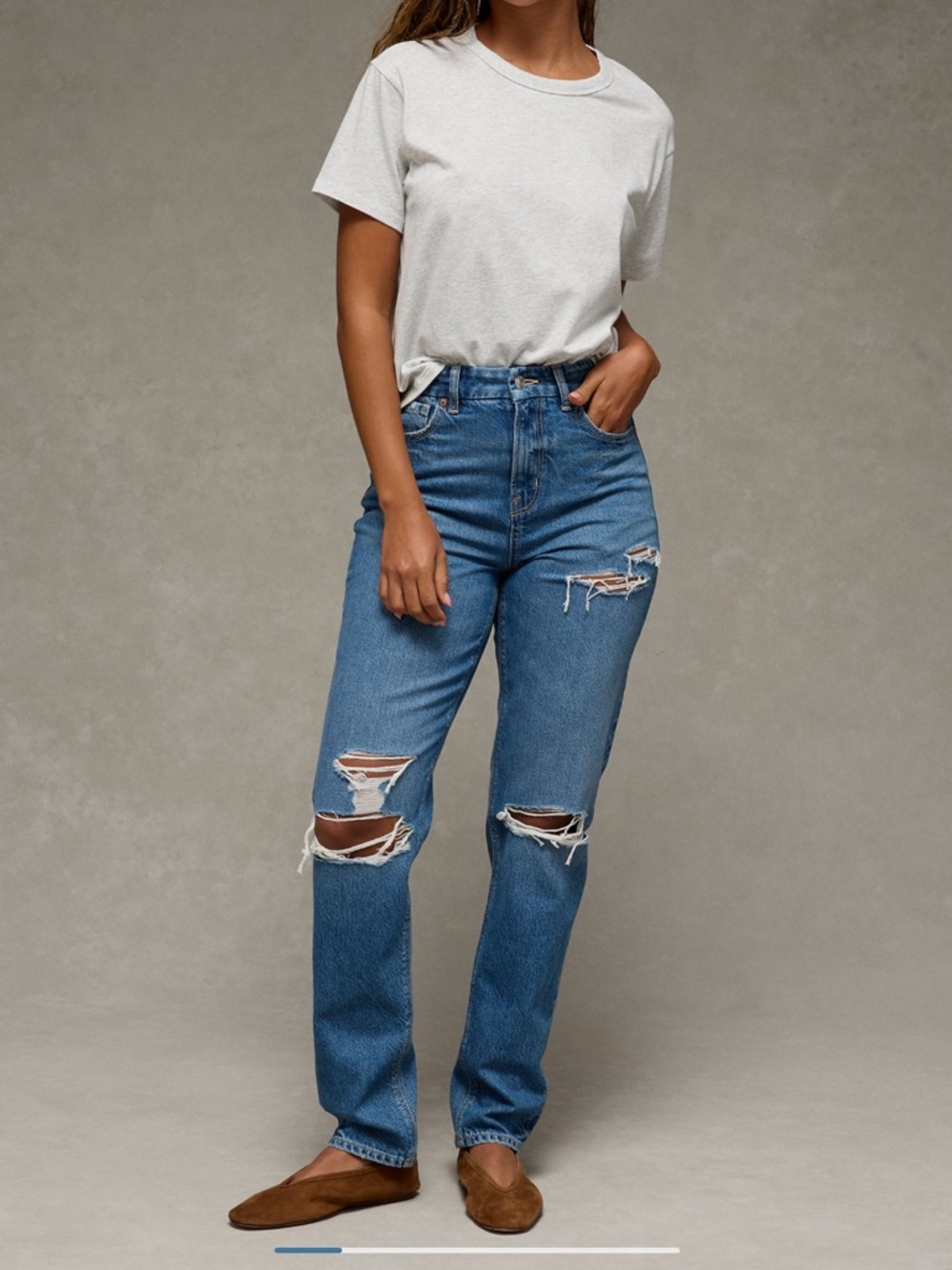 AE Strigid Curvy Ripped Mom Jean